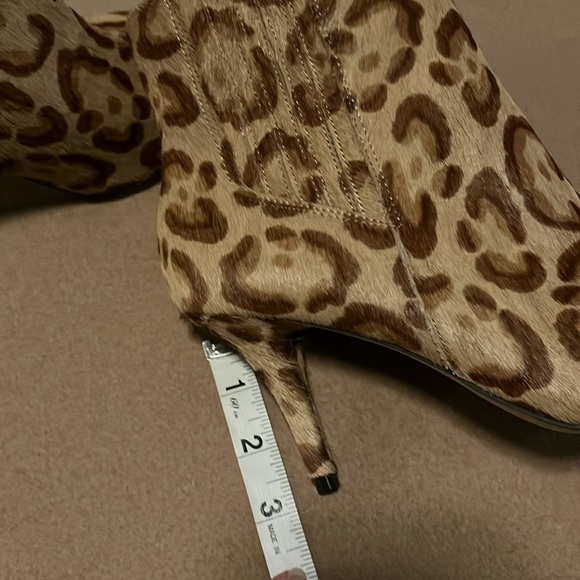 VINCE CAMUTO Ambind Bootie Calf Hair Animal Print Brown- Size 8.5 - Picture 13 of 14
